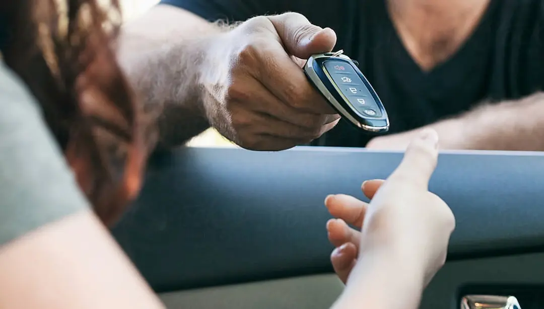 Autoscout24 smyle — Designed an online used car marketplace, cutting purchase time from 45 days to 15 minutes and enabling doorstep handover.